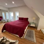 Deluxe Queen Rooms Downtown