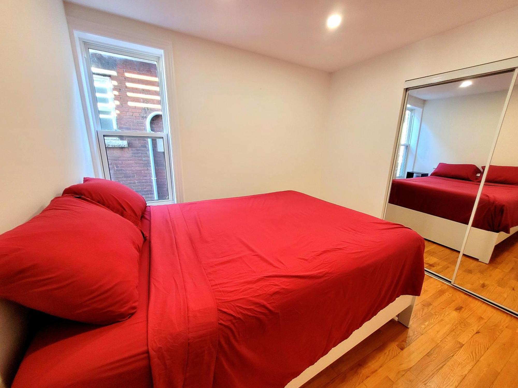 Homestay Deluxe Queen Downtown *
